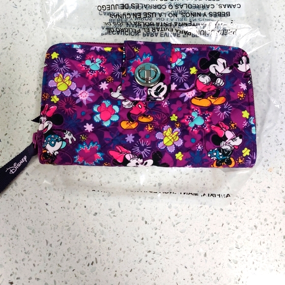 Vera Bradley Disney Flirty Floral Turnlock Wallet NWT - Picture 1 of 4